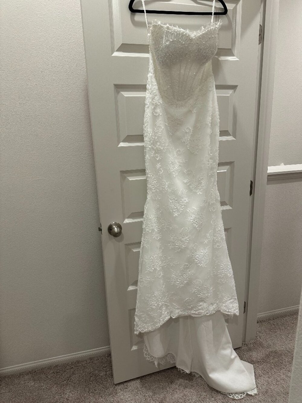 Jana Ann Couture Wedding Dress / Bridal Gown (with Detachable Sleeves and 110 in